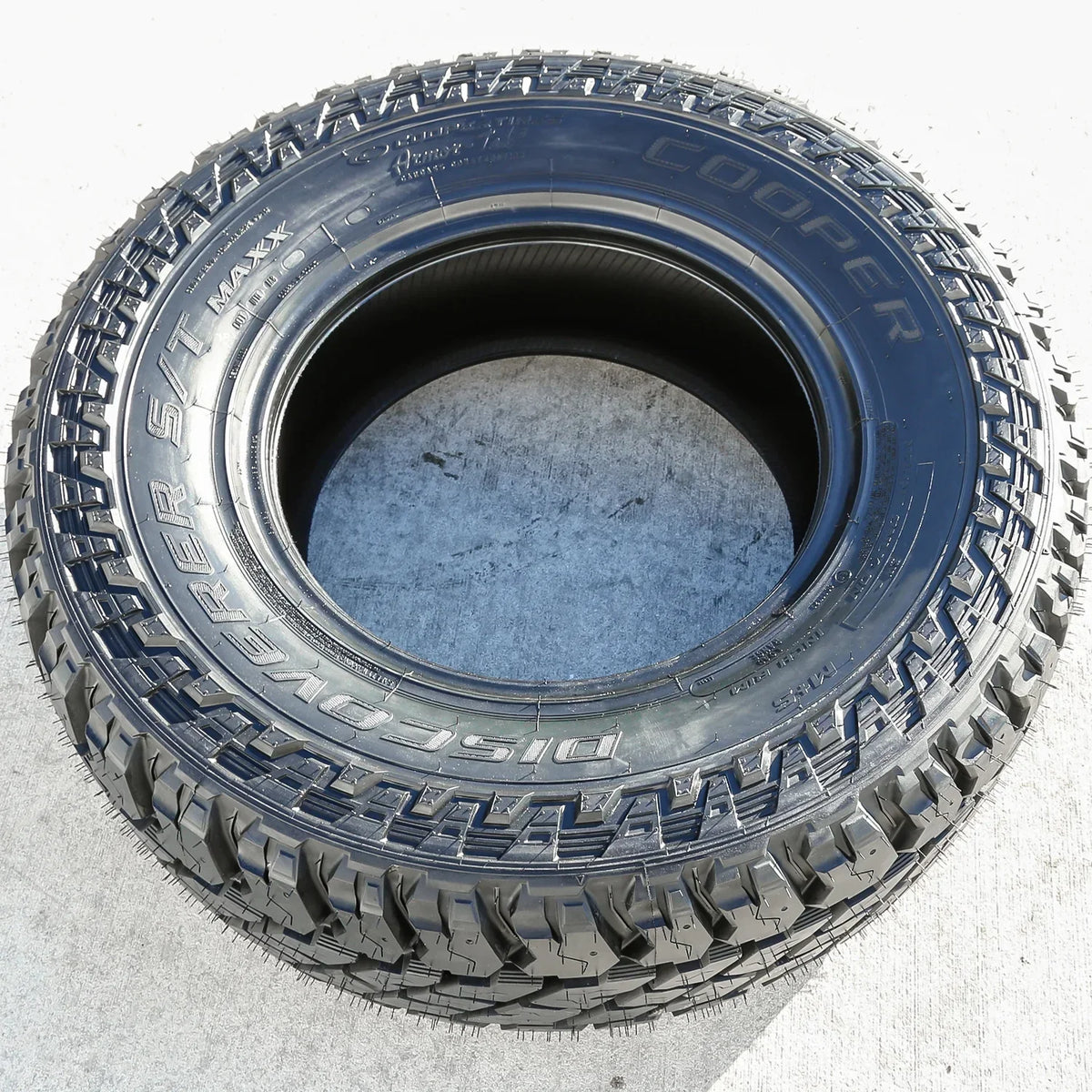 Set of 4 Cooper Discoverer S/T Maxx LT 275/70R18 125/122Q E 10 Ply MT Mud Tires