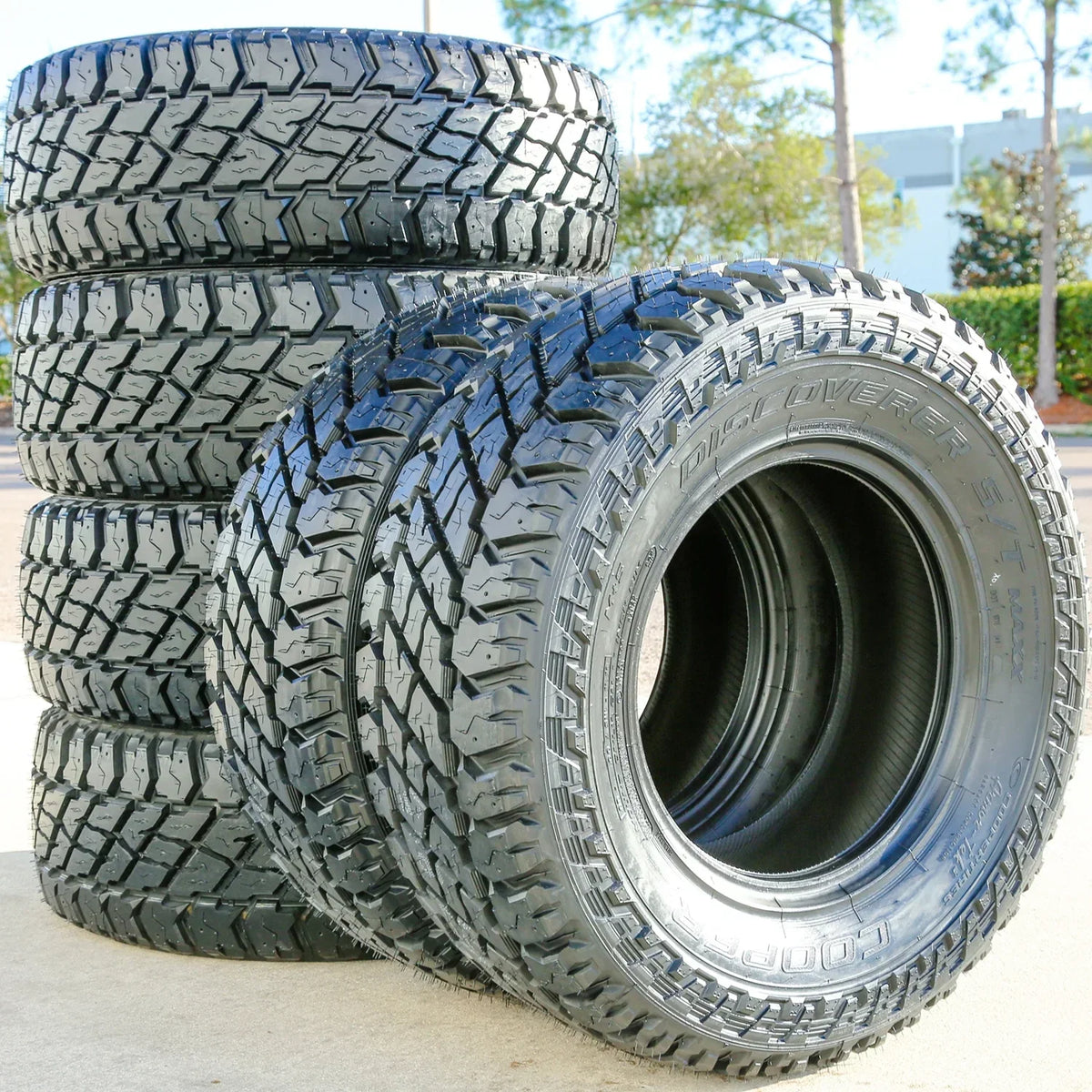 Set of 4 Cooper Discoverer S/T Maxx LT 275/70R18 125/122Q E 10 Ply MT Mud Tires