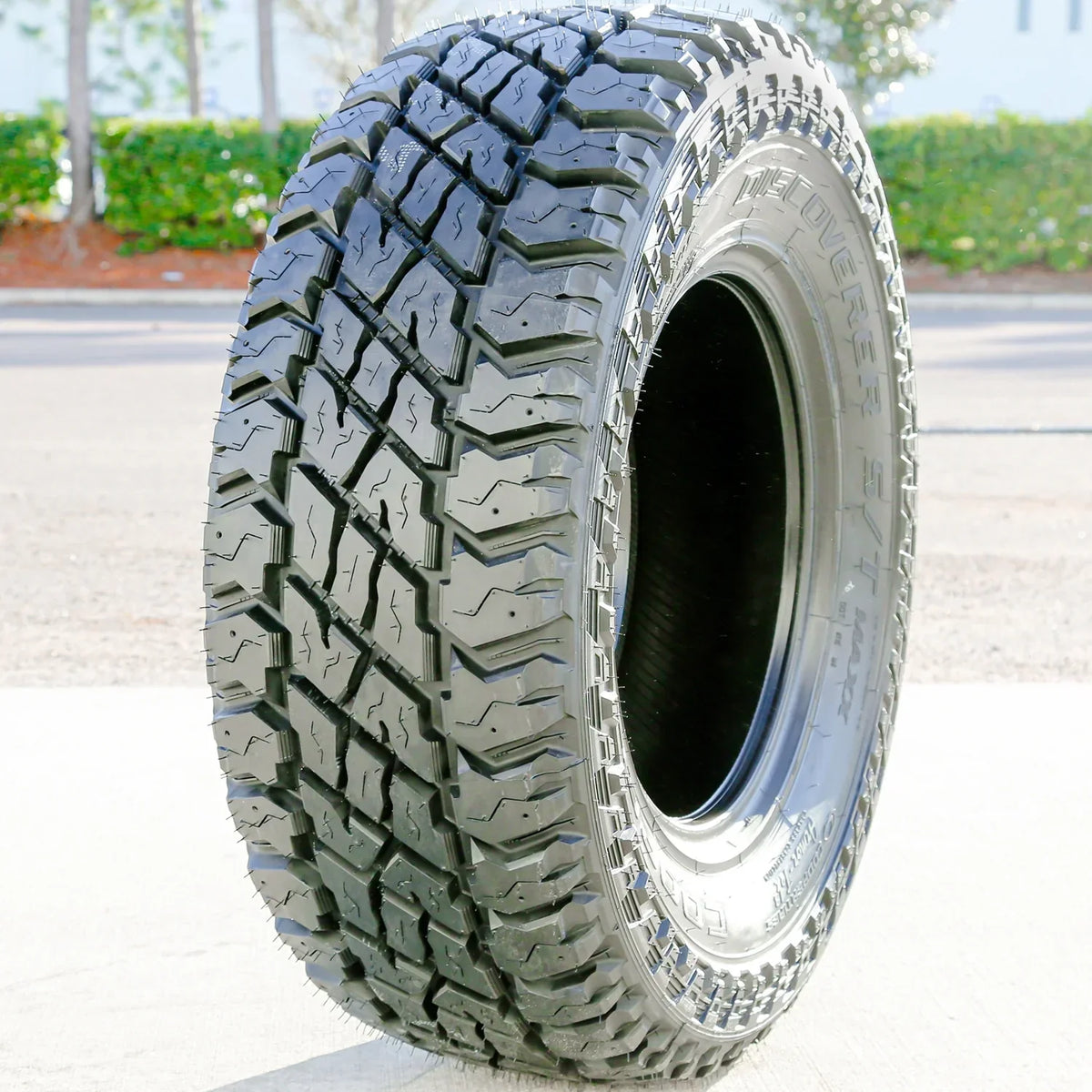 Set of 4 Cooper Discoverer S/T Maxx LT 275/70R18 125/122Q E 10 Ply MT Mud Tires
